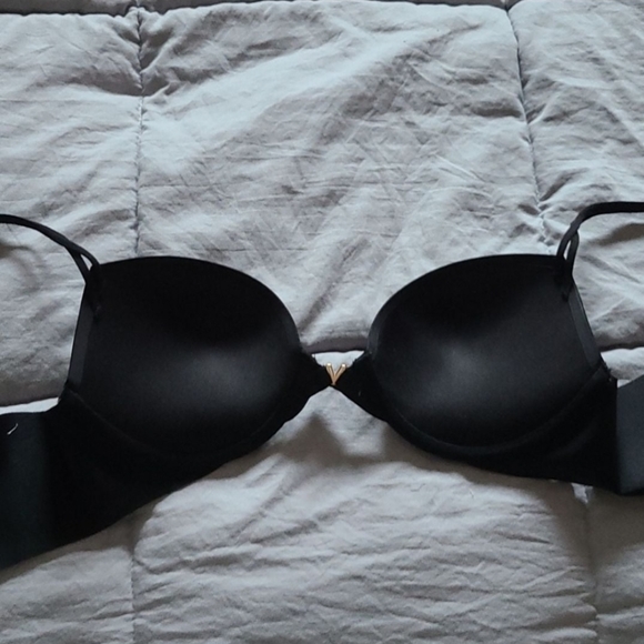 Victoria's Secret Push up Bra - Picture 2 of 5